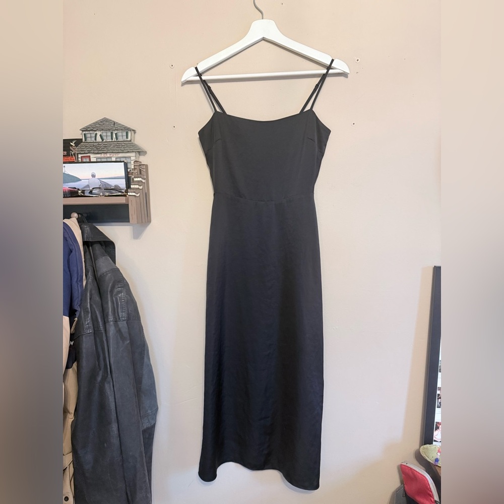 Aritzia black dress w slit